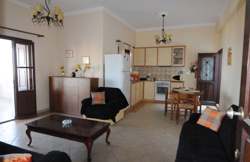 Kamari Apartamento | APARTAMENTO TRANQUILO - GEORGE 1