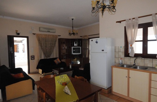Kamari Apartamento | APARTAMENTO TRANQUILO - GEORGE 1
