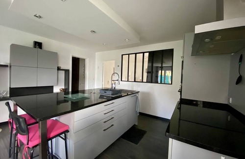 Hasparren Apartamento | Apartamento tranquilo en Hasparren con jardín y Wi-Fi, 4 plazas