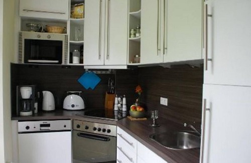 Hohen Niendorf Condominio | Apartamento tranquilo en el castillo con parque en el mar Báltico entre Kühlungsborn y Rerik