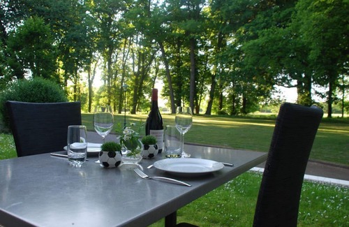 Hohen Niendorf Condominio | Apartamento tranquilo en el castillo con parque en el mar Báltico entre Kühlungsborn y Rerik