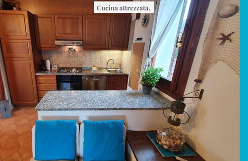 Cannigione Apartamento | Quiet apartment with sea view balcony, 5 mins to beach and shops