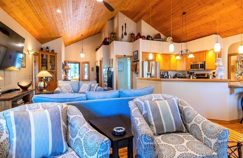 Pagosa Springs Cabina | Quiet Area, Hot Tub, Close to Lakes, Shopping and Dining
