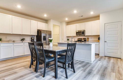Avon Casa | Quiet Avon Home - Near Indianapolis Speedway!