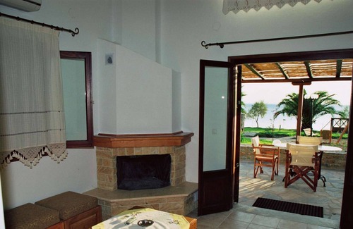 Lefokastron Apartamento | Quiet Beachside Spacious Bungalows + Amazing Seaview + Pool