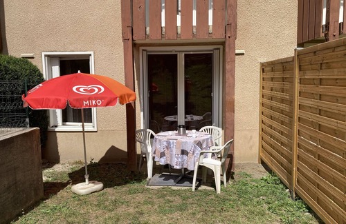 Esquieze-Sere Apartamento | Quiet, bright apartment 250m from the town center!