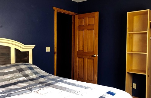 Warrens Casa | Cabina tranquila cerca de Jellystone, 3 Bears y senderos para vehículos todo terreno. Alquiler de UTV disponible.