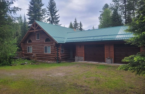 Kalispell Cabina | Cabina tranquila anidado en la zona de los lagos Muchos cerca de Bigfork y Kalispell