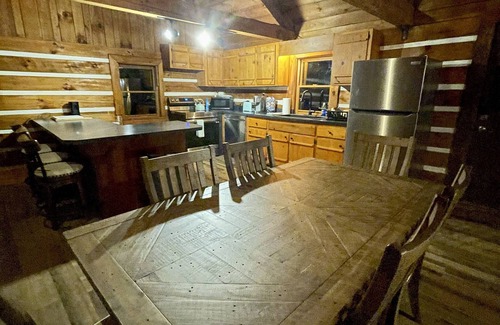 Campton Cabina | Quiet Cabin Nestled in Red River Gorge. Close to world class hiking and climbing