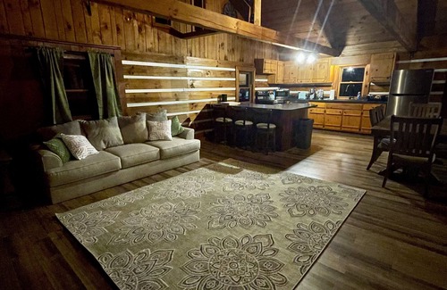 Campton Cabina | Quiet Cabin Nestled in Red River Gorge. Close to world class hiking and climbing
