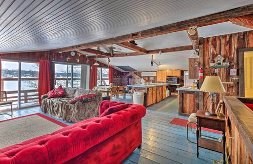 Lake George Cabina | Quiet Cabin on Glen Lake w/ Boat Dock & Deck!