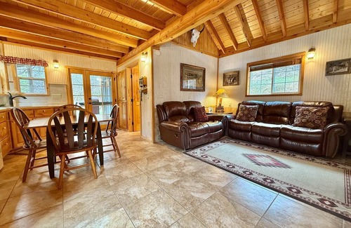 Glendale Casa | Quiet Canyon, Starry Nights @ HappyOurs Ranch Bunkhouse entre Zion y Bryce