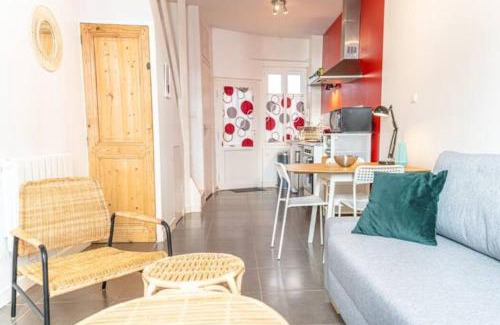 Saint Michel - Mairie Apartamento | Quiet & central duplex apartment Wifi near Rhône & Parc Blandan