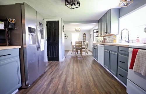 Butler Casa | Quiet & charming 3-bedroom, 3-story house located in Butler, Ohio.