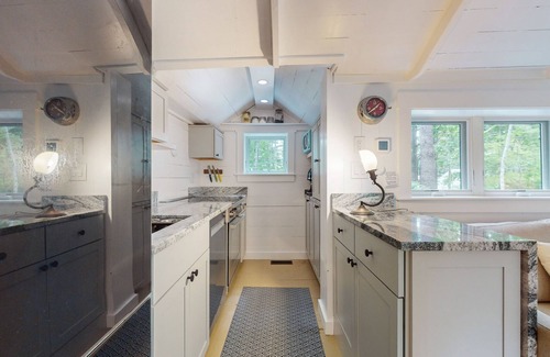 Ogunquit Cabaña | Quiet charming cottage near the heart of town, walk to Ogunquit Beach