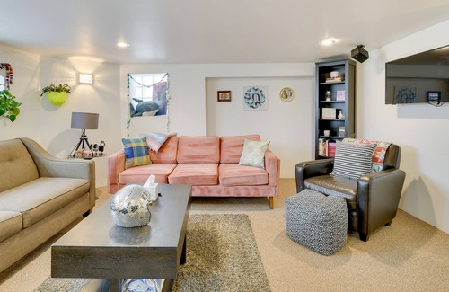 Belmont Cragin Apartamento | Quiet Chicago Vacation Rental: 11 Mi to Downtown!
