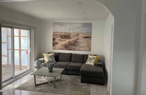 Laval Casa | Quiet City Retreat in Laval