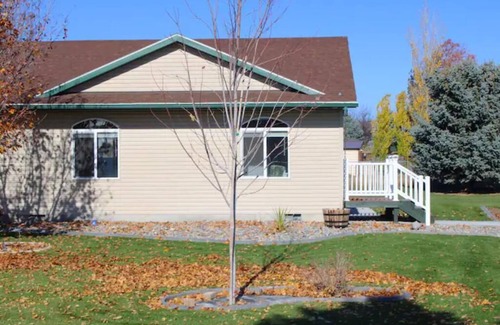 Twin Falls Apartamento | Quiet, Clean 1 BR Apt. Perfect getaway for 2. Close to shopping, movies, etc