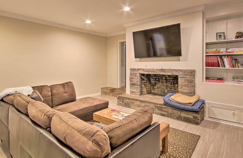 Columbia Casa | Quiet Columbia Home w/ Fire Pit & Pool Table!