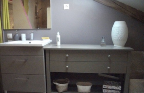 Chire-en-Montreuil Casa | habitación tranquila, confortable en un entorno precioso