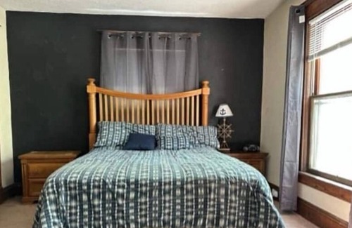 Midtown Casa | Quiet, Comfortable, Close.