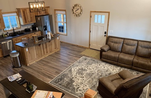 Kettle Falls Casa | Quiet, Comfy Columbia River Viewspot: Full Kitchen, Grill, Yard; Dogs OK