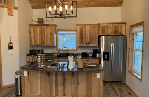 Kettle Falls Casa | Quiet, Comfy Columbia River Viewspot: Full Kitchen, Grill, Yard; Dogs OK