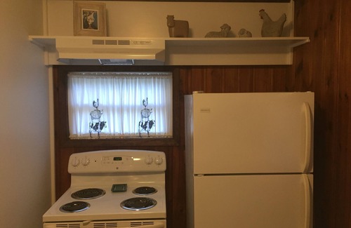 Fry's Spring Casa | Tranquila y cómoda cabaña, súper limpia, equipada para la comodidad y el disfrute.