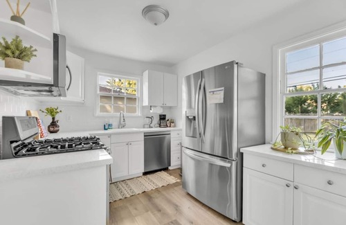 West Sacramento Casa | Quiet & Comfy-Family&Pet Friendly Riverfront 1mile