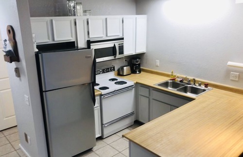Alyeska Condominio | Quiet condo five minutes from Alyeska Resort.