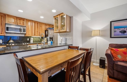Lake Forest Condominio | Tranquila Condo 62 Lake Forest Glen - 3101 Lake Forest carretera