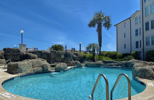 North Topsail Beach Condominio | Quiet Condo with Resort-Style Amenities
