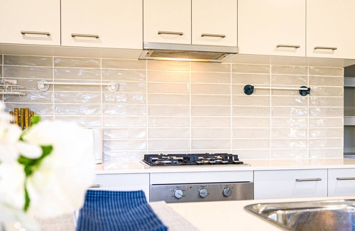 Bardia Casa | Quiet & Convenient Adorable Modern 4 Br House