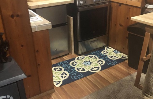 Gaylord Cabina | Quiet Corey Cove One Bedroom Cabin With Otsego Lake Views, Close to Skiing