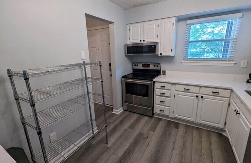 Columbia Condominio | Cozy, remodeled condo on the Saluda River near downtown Columbia and the Zoo