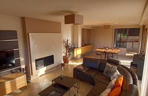 Langrolay-sur-Rance Casa | Quiet, cosy family home 5 minutes from the Rance river