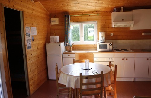 Le Guerno Chalet De Esquí | Casa tranquila a 2 minutos del parque natural de Branféré y a 15 minutos del mar.