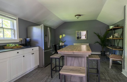Little Compton Cabaña | Quiet Cottage Retreat