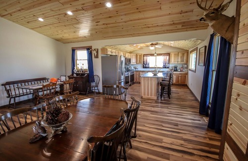 Olney Casa | Quiet Country 3 Bedroom Escape in Jonesburg MO