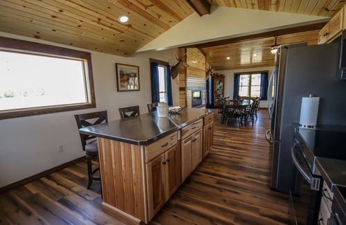 Olney Casa | Quiet Country 3 Bedroom Escape in Jonesburg MO