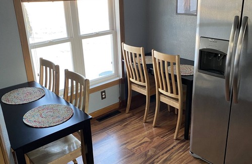Tracy Cabaña | Quiet Country Cottage 5 Minutes from Town!