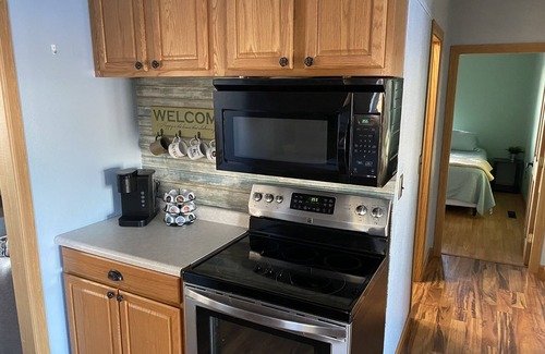 Tracy Cabaña | Quiet Country Cottage 5 Minutes from Town!