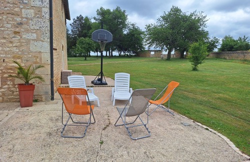 Lavoux Casa | Quiet country cottage with small fishing pond