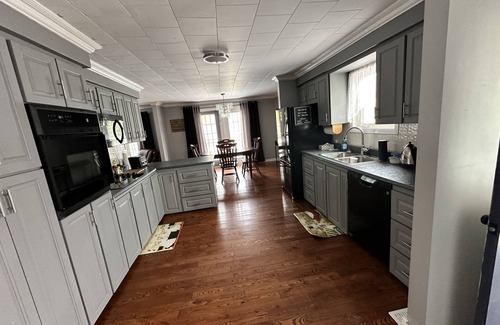 Stephenville Casa | Quiet Country style living, your home away from home.