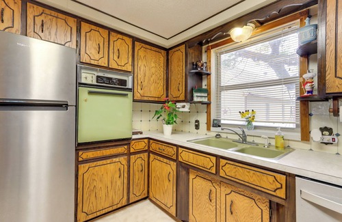 Weaubleau Casa | Quiet Countryside Weaubleau Home w/ Patio & Grill!