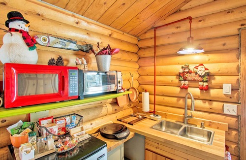 Winchester Apartamento | ¡NUEVO! Acogedora cabina Winchester Studio con cocina americana.