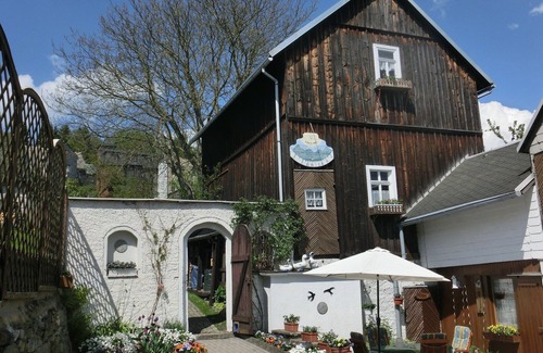 Deesbach Apartamento | Ferienwohnung im Thüringer Wald mit Garten