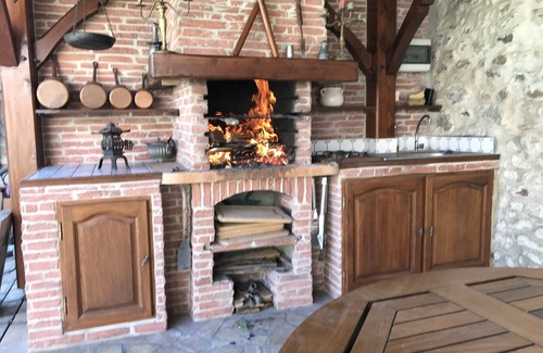 Sainte-Marie-dʼAlloix Cama Y Desayuno | Quiet, cozy Ravel room with TV and air conditioning