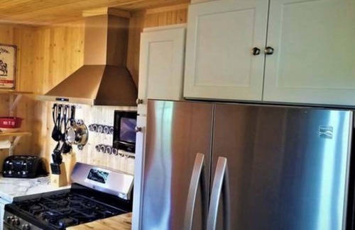 Fox Lake Condominio | Quiet & Cozy Cabin Across from Fox Lake 🚤