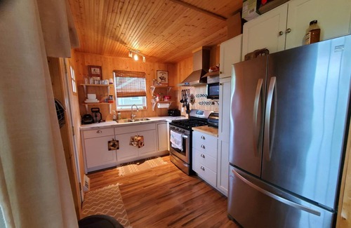 Fox Lake Condominio | Quiet & Cozy Cabin Across from Fox Lake 🚤